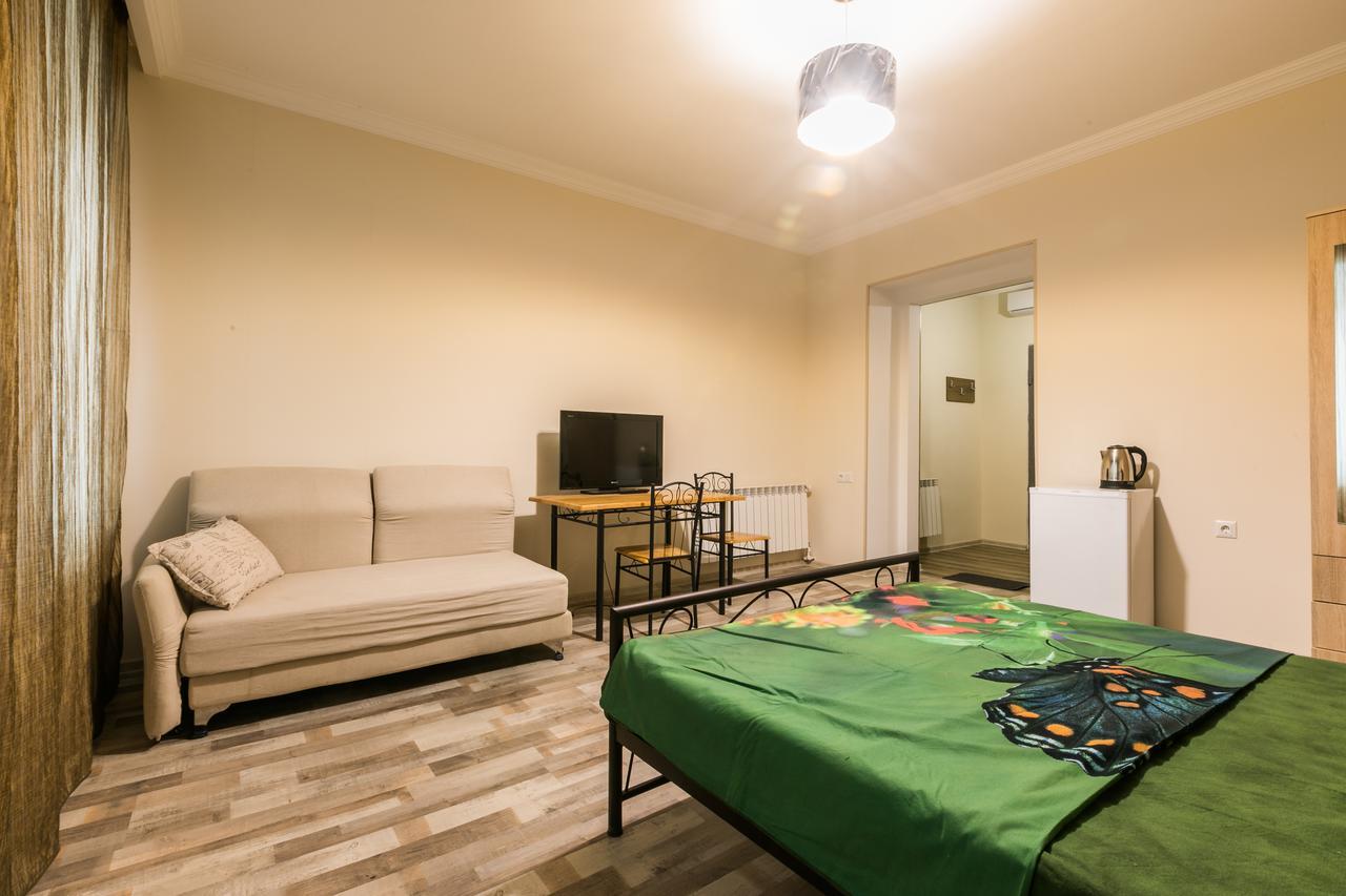 New Life Apartments Tbilisi Buitenkant foto